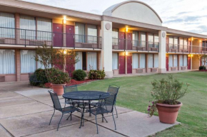 Отель Days Inn by Wyndham Hillsboro TX  Хилсборо